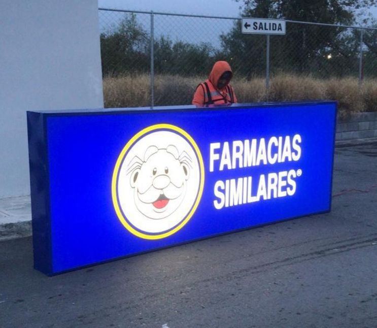 Tótem publicitario fabricado e instalado por VYN Servicios